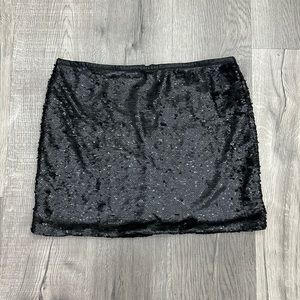 BLACK MINI SKIRT-L (NWT)